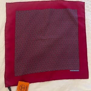NEW WITH TAGS Hermes Pochette Silk scarf / pocket square